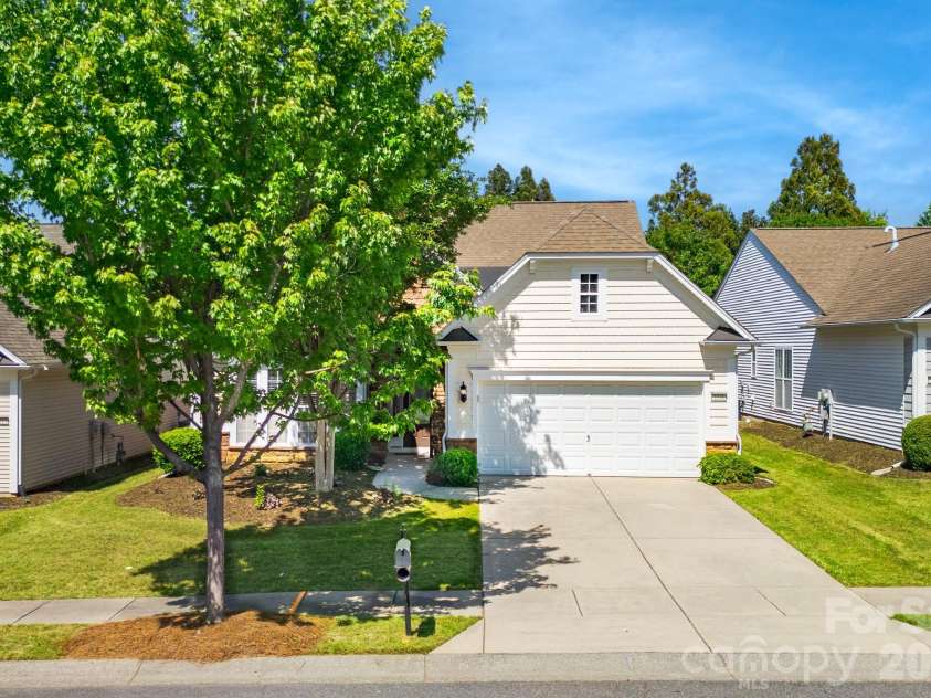 2221 Hartwell Lane, Fort Mill, SC 29707.  MLS# CAR4371460, YatesRealty ID 18226. 