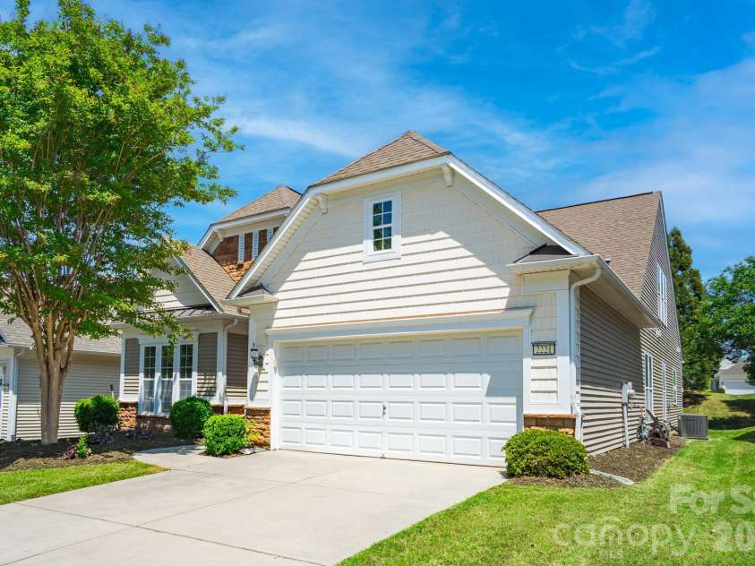 2221 Hartwell Lane, Fort Mill, SC 29707.  MLS# CAR4371460, YatesRealty ID 18226. 