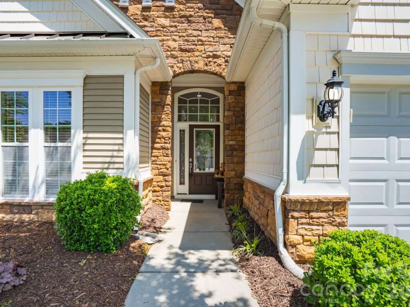 2221 Hartwell Lane, Fort Mill, SC 29707.  MLS# CAR4371460, YatesRealty ID 18226. 