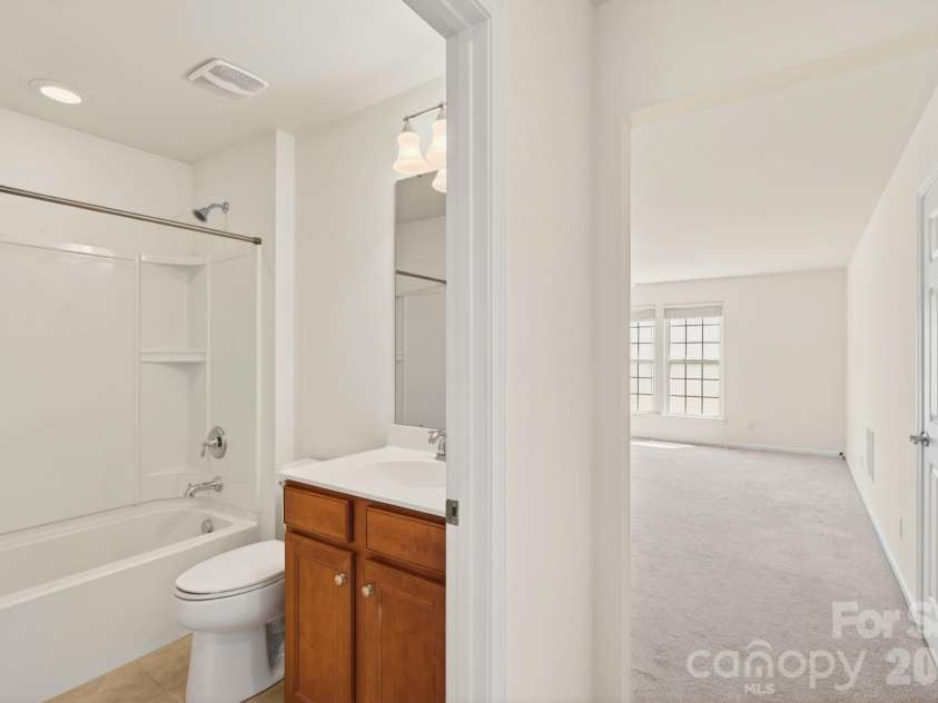 2221 Hartwell Lane, Fort Mill, SC 29707.  MLS# CAR4371460, YatesRealty ID 18226. 