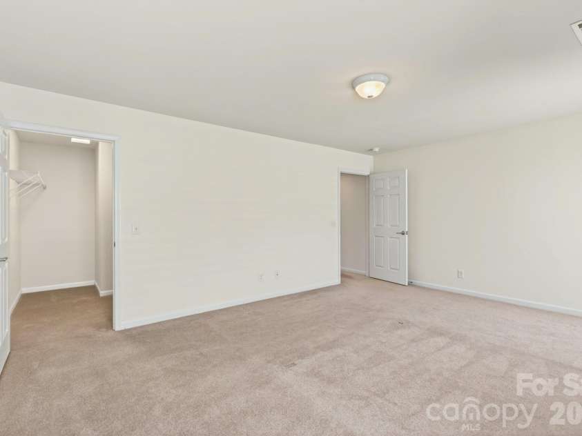 2221 Hartwell Lane, Fort Mill, SC 29707.  MLS# CAR4371460, YatesRealty ID 18226. 