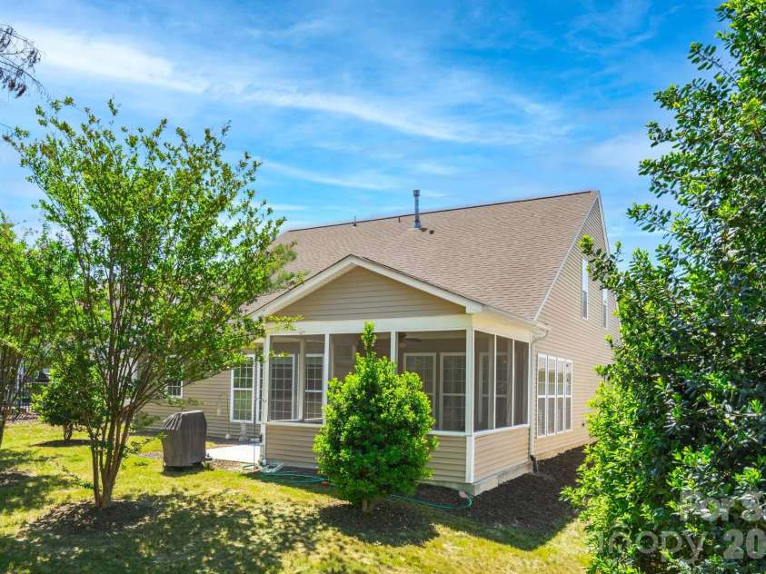 2221 Hartwell Lane, Fort Mill, SC 29707.  MLS# CAR4371460, YatesRealty ID 18226. 