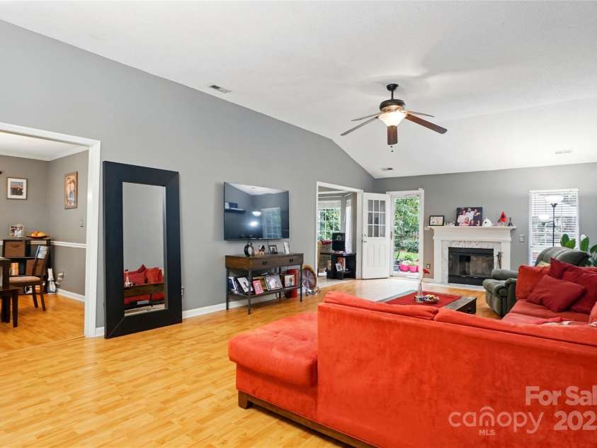 6717 Bickham Lane, Charlotte, NC 28269.  MLS# CAR4257776, YatesRealty ID 18226. 