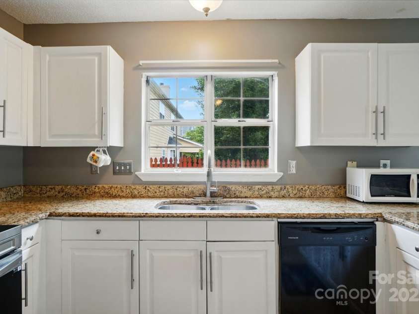 6717 Bickham Lane, Charlotte, NC 28269.  MLS# CAR4257776, YatesRealty ID 18226. 