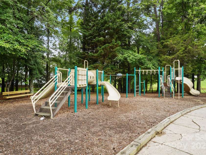 6717 Bickham Lane, Charlotte, NC 28269.  MLS# CAR4257776, YatesRealty ID 18226. 