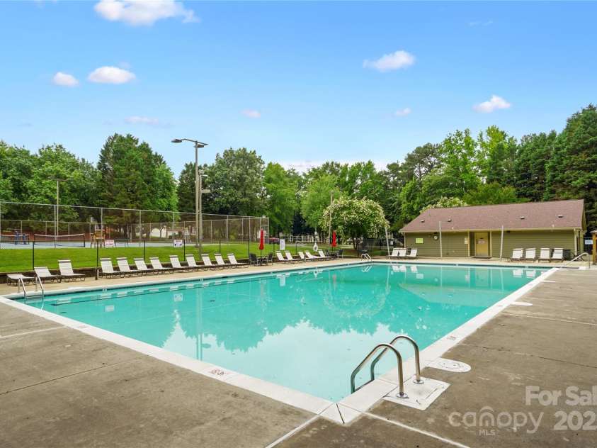 6717 Bickham Lane, Charlotte, NC 28269.  MLS# CAR4257776, YatesRealty ID 18226. 