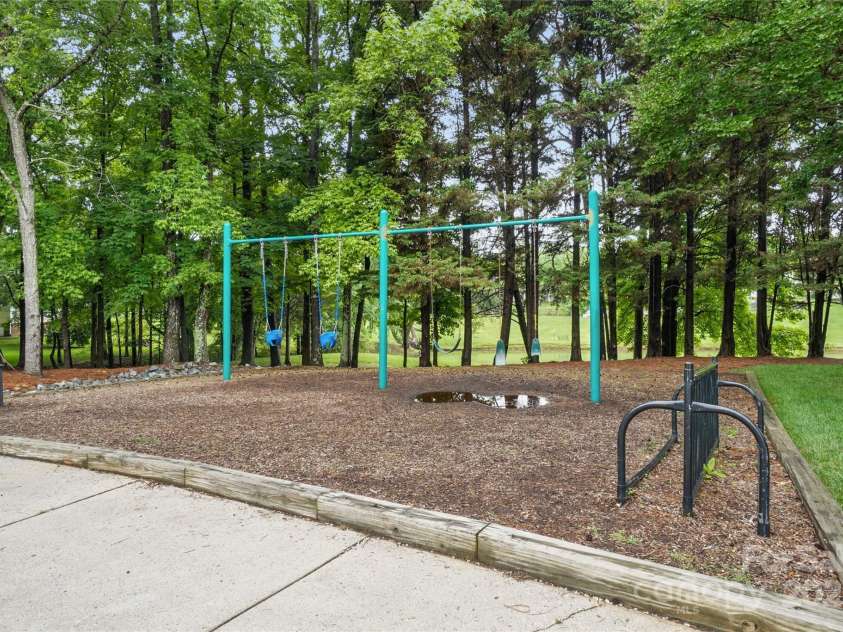 6717 Bickham Lane, Charlotte, NC 28269.  MLS# CAR4257776, YatesRealty ID 18226. 