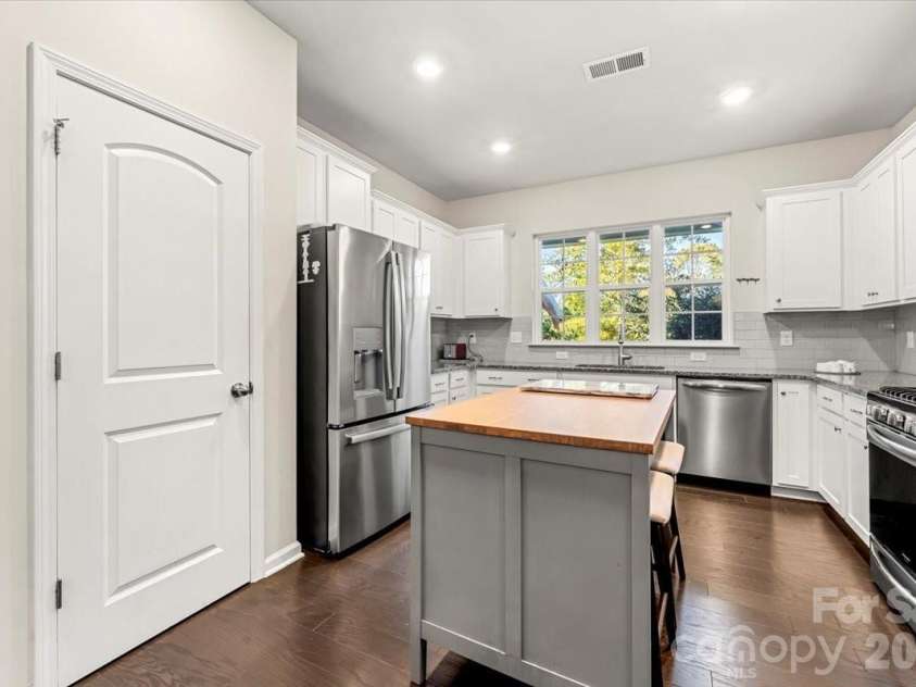 134 Dry Rivers Lane, Mooresville, NC 28117.  MLS# CAR4376553, YatesRealty ID 18227. Kitchen
