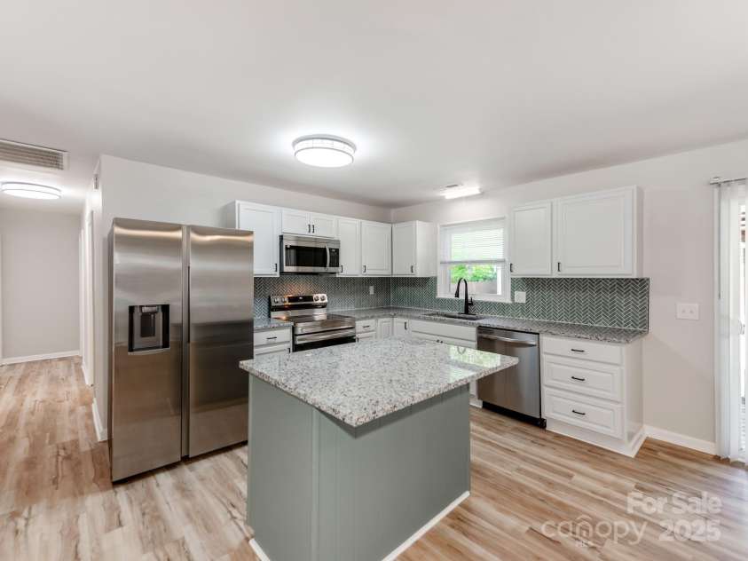 4303 Greenhaven Lane, Gastonia, NC 28056.  MLS# CAR4244474, YatesRealty ID 18228. 