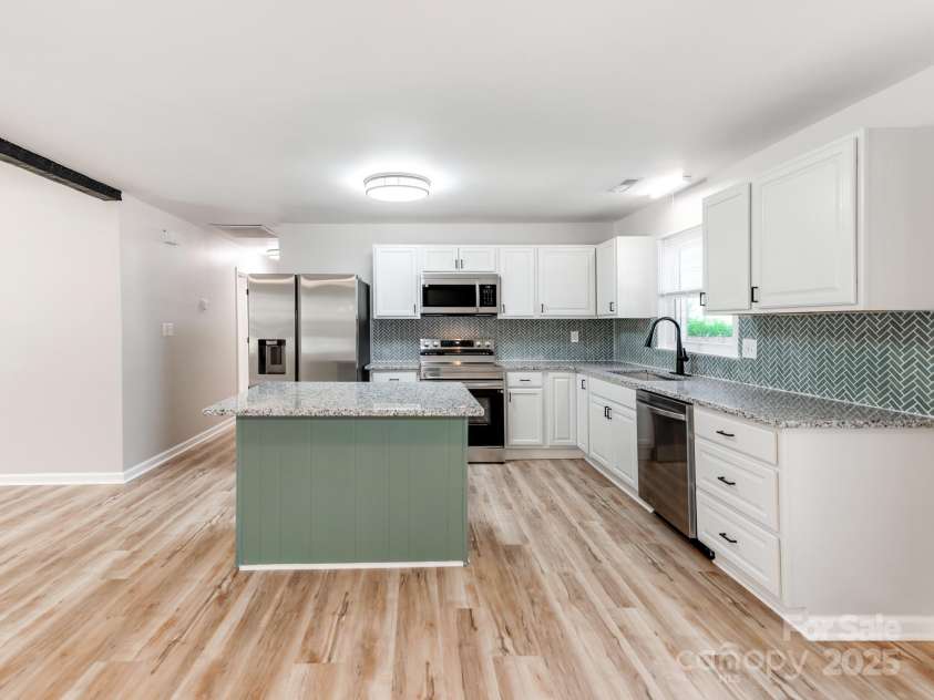 4303 Greenhaven Lane, Gastonia, NC 28056.  MLS# CAR4244474, YatesRealty ID 18228. 