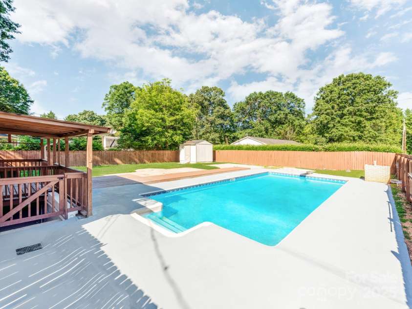 4303 Greenhaven Lane, Gastonia, NC 28056.  MLS# CAR4244474, YatesRealty ID 18228. 