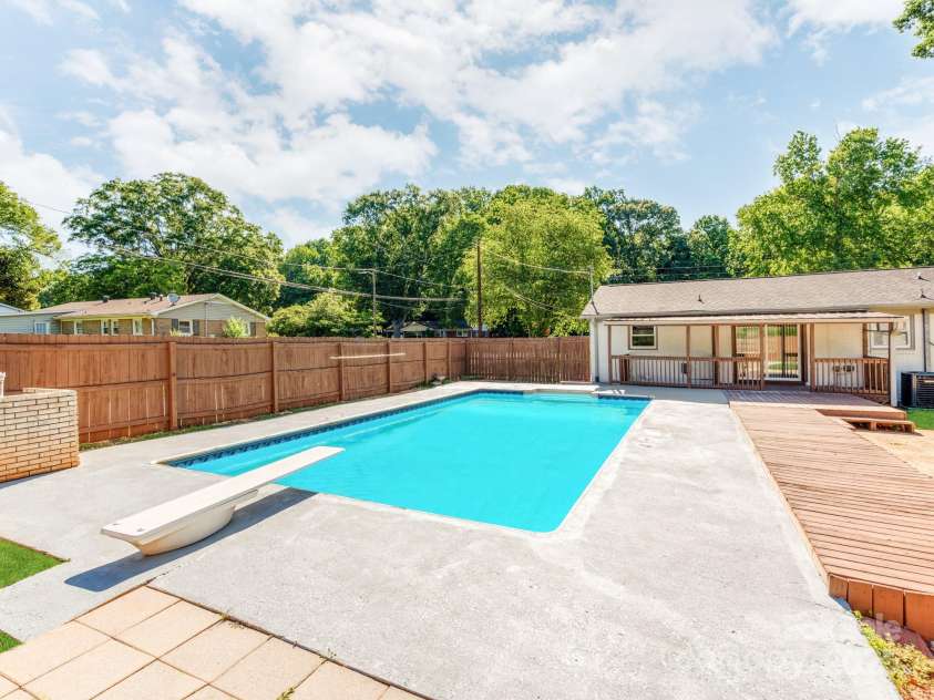 4303 Greenhaven Lane, Gastonia, NC 28056.  MLS# CAR4244474, YatesRealty ID 18228. 