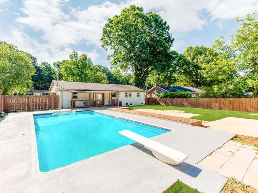 4303 Greenhaven Lane, Gastonia, NC 28056.  MLS# CAR4244474, YatesRealty ID 18228. 