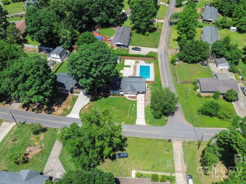 4303 Greenhaven Lane, Gastonia, NC 28056.  MLS# CAR4244474, YatesRealty ID 18228. 