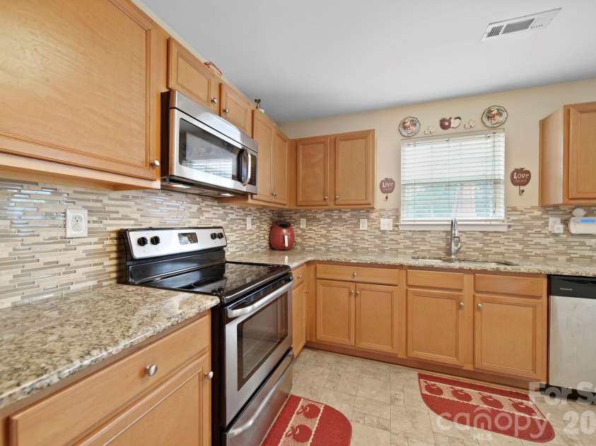 626 Winding Branch Road, Rock Hill, SC 29732.  MLS# CAR4346626, YatesRealty ID 18228. 