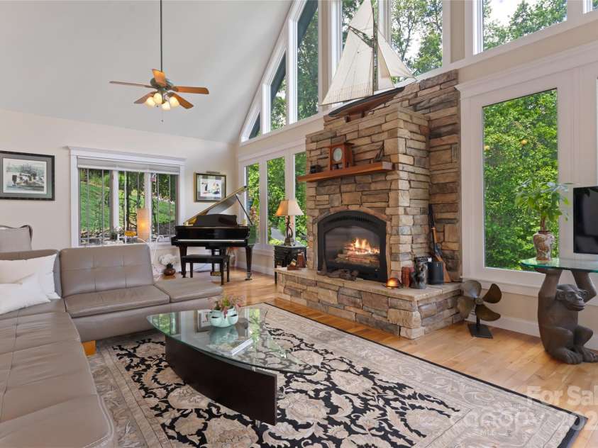 1 Wood Haven Lane, Black Mountain, NC 28711.  MLS# CAR4222686, YatesRealty ID 1823. 