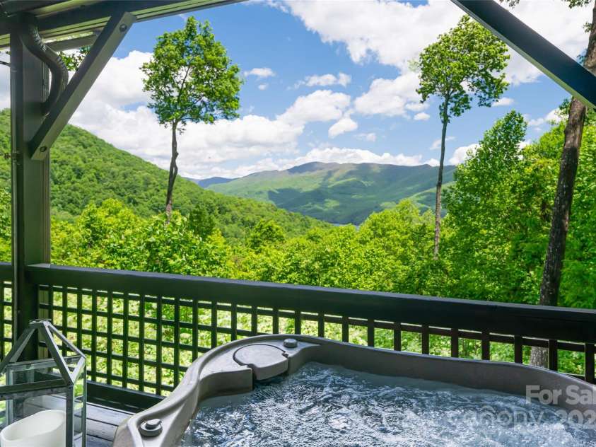 1 Wood Haven Lane, Black Mountain, NC 28711.  MLS# CAR4222686, YatesRealty ID 1823. 