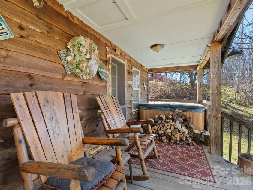 186 Creekmont Drive, Clyde, NC 28721.  MLS# CAR4347080, YatesRealty ID 1823. 