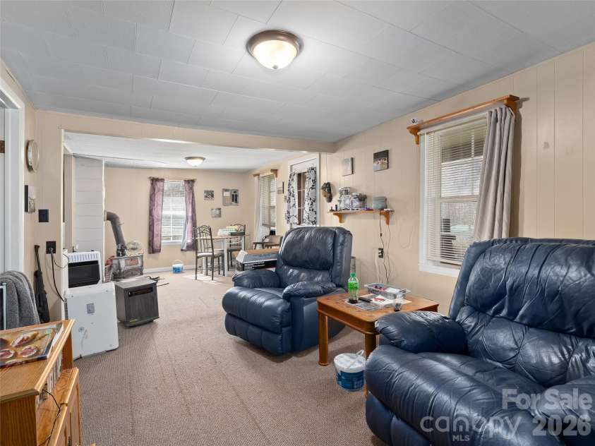 186 Creekmont Drive, Clyde, NC 28721.  MLS# CAR4347080, YatesRealty ID 1823. 