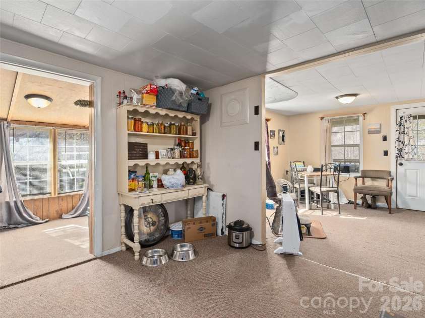 186 Creekmont Drive, Clyde, NC 28721.  MLS# CAR4347080, YatesRealty ID 1823. 