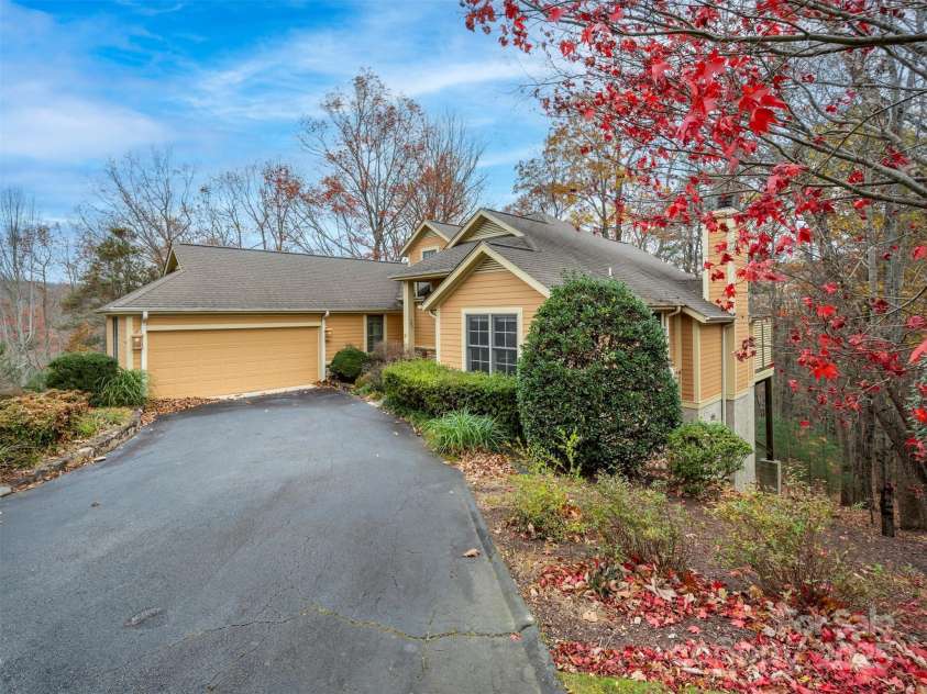 21 Wild Flower Hollow, Hendersonville, NC 28739.  MLS# CAR4321049, YatesRealty ID 1823. 