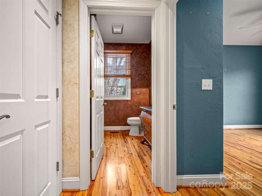 21 Wild Flower Hollow, Hendersonville, NC 28739.  MLS# CAR4321049, YatesRealty ID 1823. 