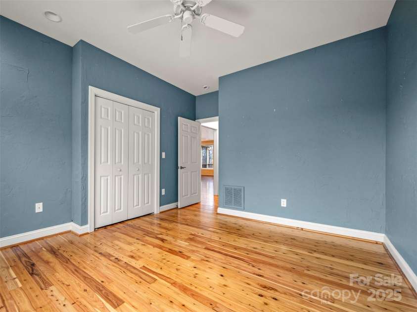 21 Wild Flower Hollow, Hendersonville, NC 28739.  MLS# CAR4321049, YatesRealty ID 1823. 