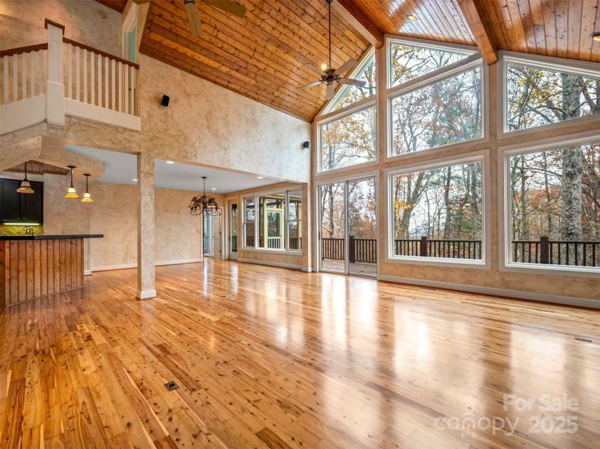 21 Wild Flower Hollow, Hendersonville, NC 28739.  MLS# CAR4321049, YatesRealty ID 1823. 