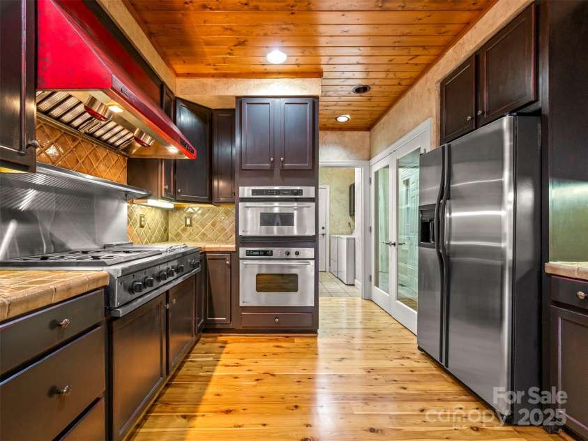 21 Wild Flower Hollow, Hendersonville, NC 28739.  MLS# CAR4321049, YatesRealty ID 1823. 