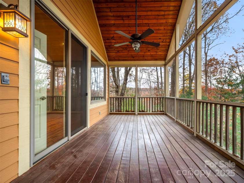 21 Wild Flower Hollow, Hendersonville, NC 28739.  MLS# CAR4321049, YatesRealty ID 1823. 