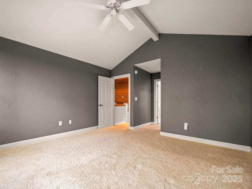 21 Wild Flower Hollow, Hendersonville, NC 28739.  MLS# CAR4321049, YatesRealty ID 1823. 