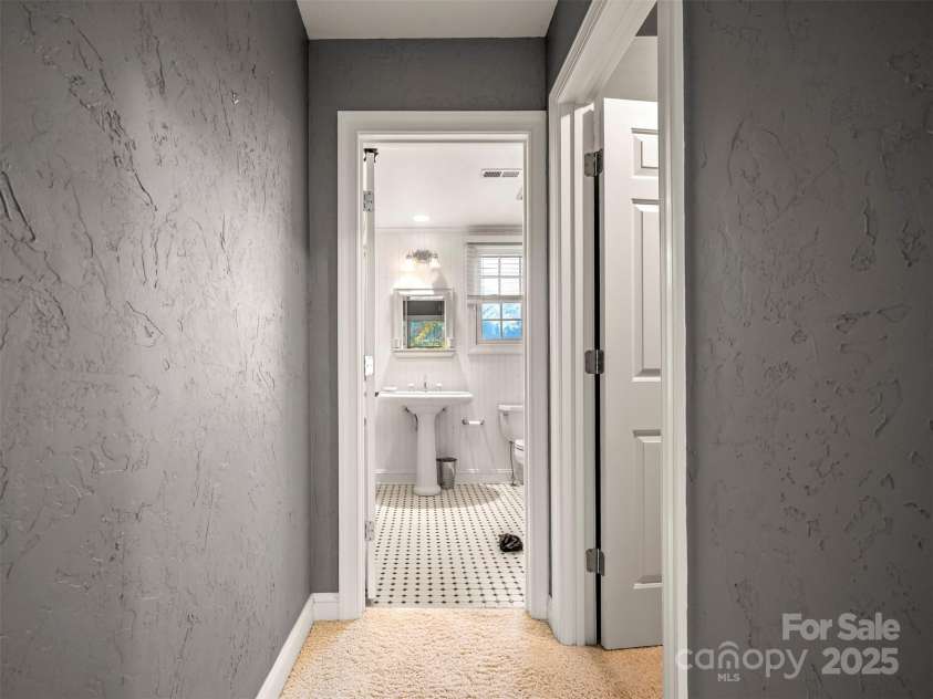 21 Wild Flower Hollow, Hendersonville, NC 28739.  MLS# CAR4321049, YatesRealty ID 1823. 