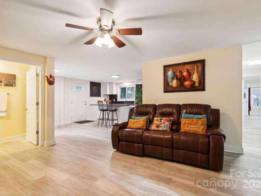 712 Grace Avenue, Kannapolis, NC 28083.  MLS# CAR4252266, YatesRealty ID 18233. The perfect blend of comfort, style, and functionality.