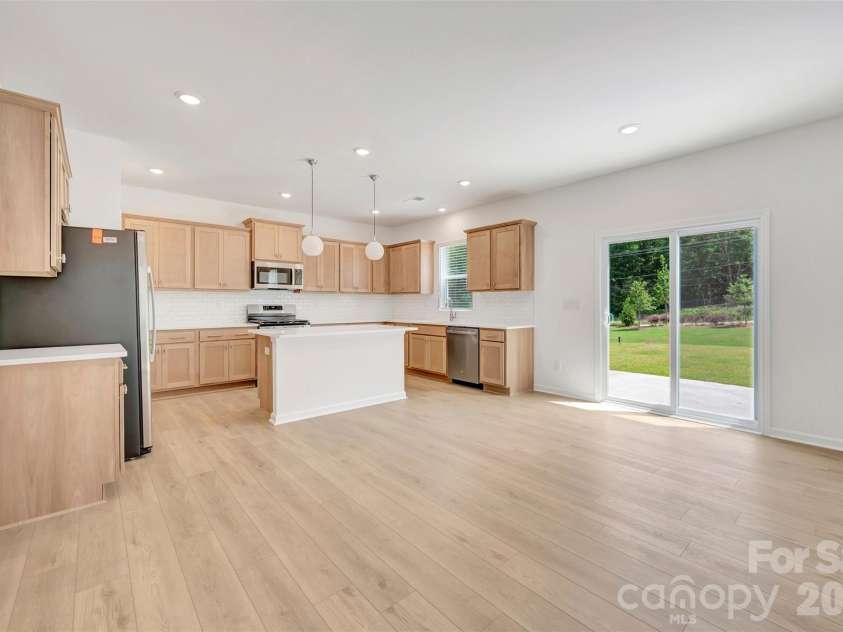 1719 Boulder Ridge Drive, Gastonia, NC 28052.  MLS# CAR4346176, YatesRealty ID 18235. Breakfast area
