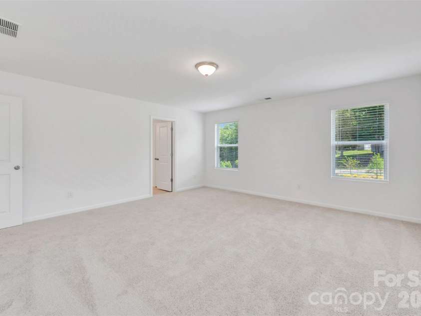 1719 Boulder Ridge Drive, Gastonia, NC 28052.  MLS# CAR4346176, YatesRealty ID 18235. Owner's suite