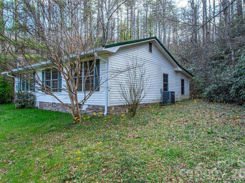 108 Poplar Gap Road, Brevard, NC 28712.  MLS# CAR4365954, YatesRealty ID 18236. 