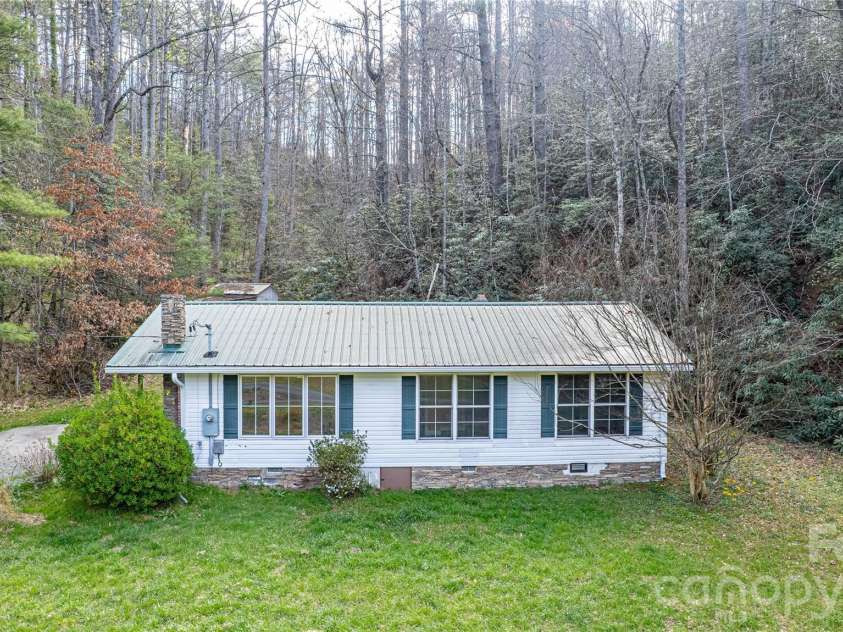 108 Poplar Gap Road, Brevard, NC 28712.  MLS# CAR4365954, YatesRealty ID 18236. 