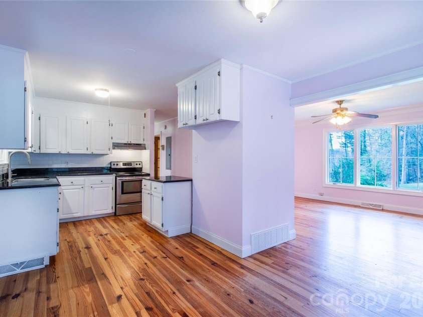 108 Poplar Gap Road, Brevard, NC 28712.  MLS# CAR4365954, YatesRealty ID 18236. 