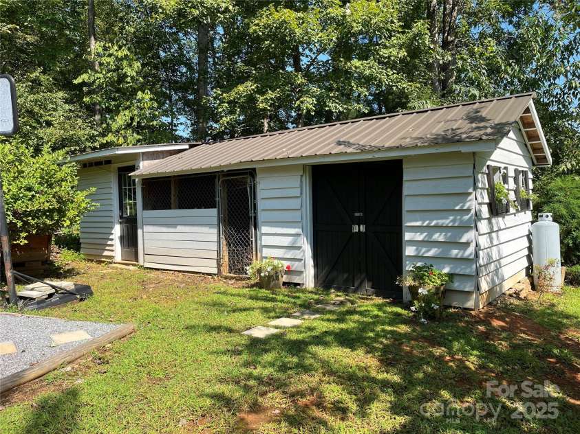 350 French Mountain Drive, Marion, NC 28752.  MLS# CAR4298373, YatesRealty ID 18236. Outbuilding