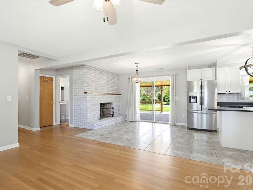 279 Garden Lane, Canton, NC 28716.  MLS# CAR4365591, YatesRealty ID 18237. 