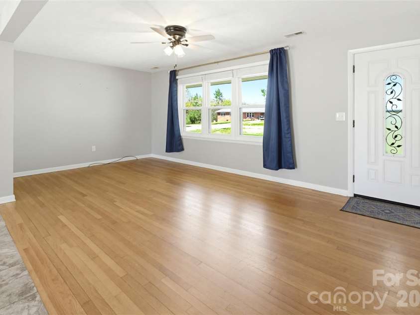 279 Garden Lane, Canton, NC 28716.  MLS# CAR4365591, YatesRealty ID 18237. 