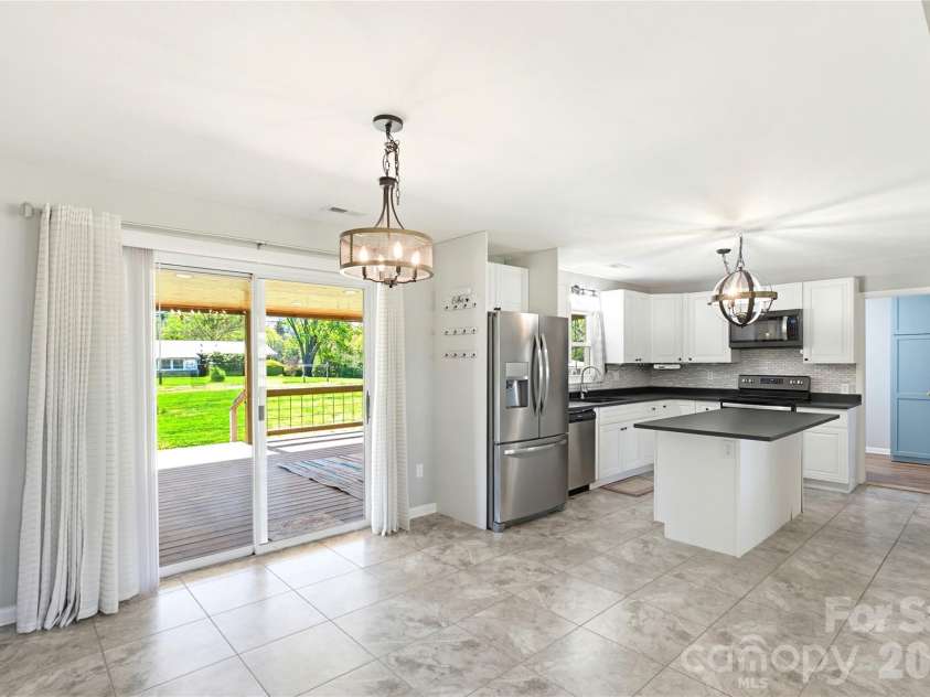 279 Garden Lane, Canton, NC 28716.  MLS# CAR4365591, YatesRealty ID 18237. 