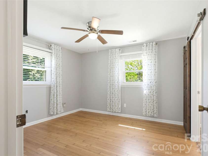 279 Garden Lane, Canton, NC 28716.  MLS# CAR4365591, YatesRealty ID 18237. 