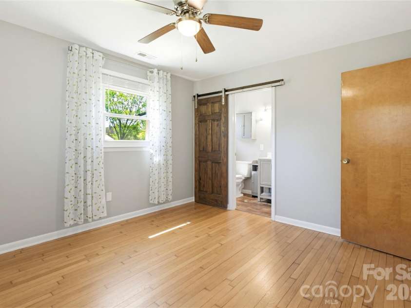 279 Garden Lane, Canton, NC 28716.  MLS# CAR4365591, YatesRealty ID 18237. 
