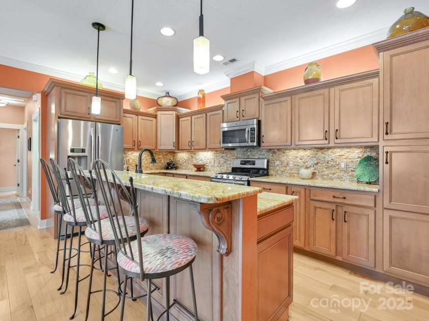 560 Summerfield Place, Flat Rock, NC 28731.  MLS# CAR4262999, YatesRealty ID 18237. 