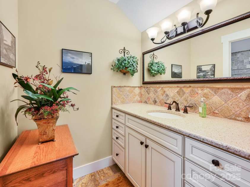 560 Summerfield Place, Flat Rock, NC 28731.  MLS# CAR4262999, YatesRealty ID 18237. 