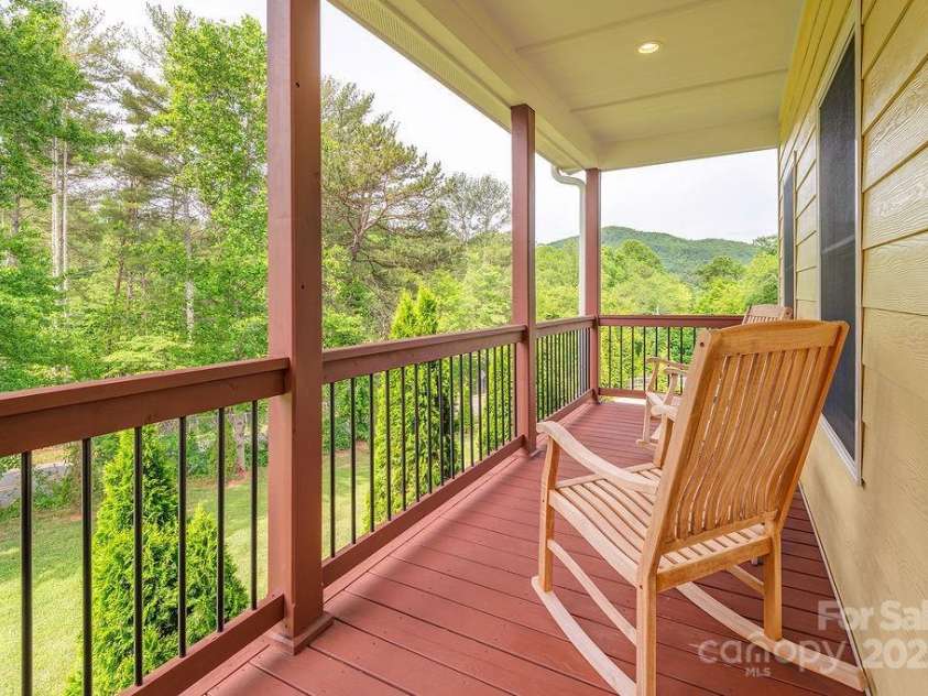 104 Bobby Ridge Drive, Leicester, NC 28748.  MLS# CAR4257247, YatesRealty ID 18239. 