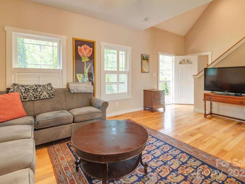 104 Bobby Ridge Drive, Leicester, NC 28748.  MLS# CAR4257247, YatesRealty ID 18239. 