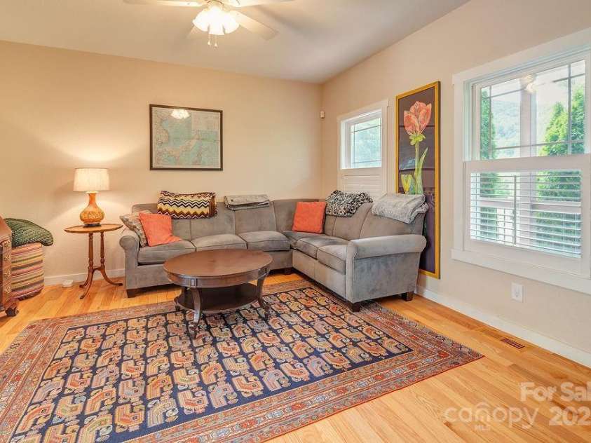 104 Bobby Ridge Drive, Leicester, NC 28748.  MLS# CAR4257247, YatesRealty ID 18239. 