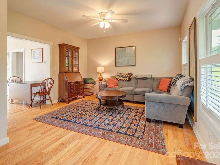 104 Bobby Ridge Drive, Leicester, NC 28748.  MLS# CAR4257247, YatesRealty ID 18239. 